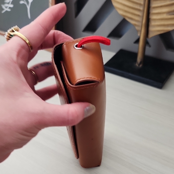 Fossil Women's Tortoise Shell Sunglasses - Picture 10 of 12